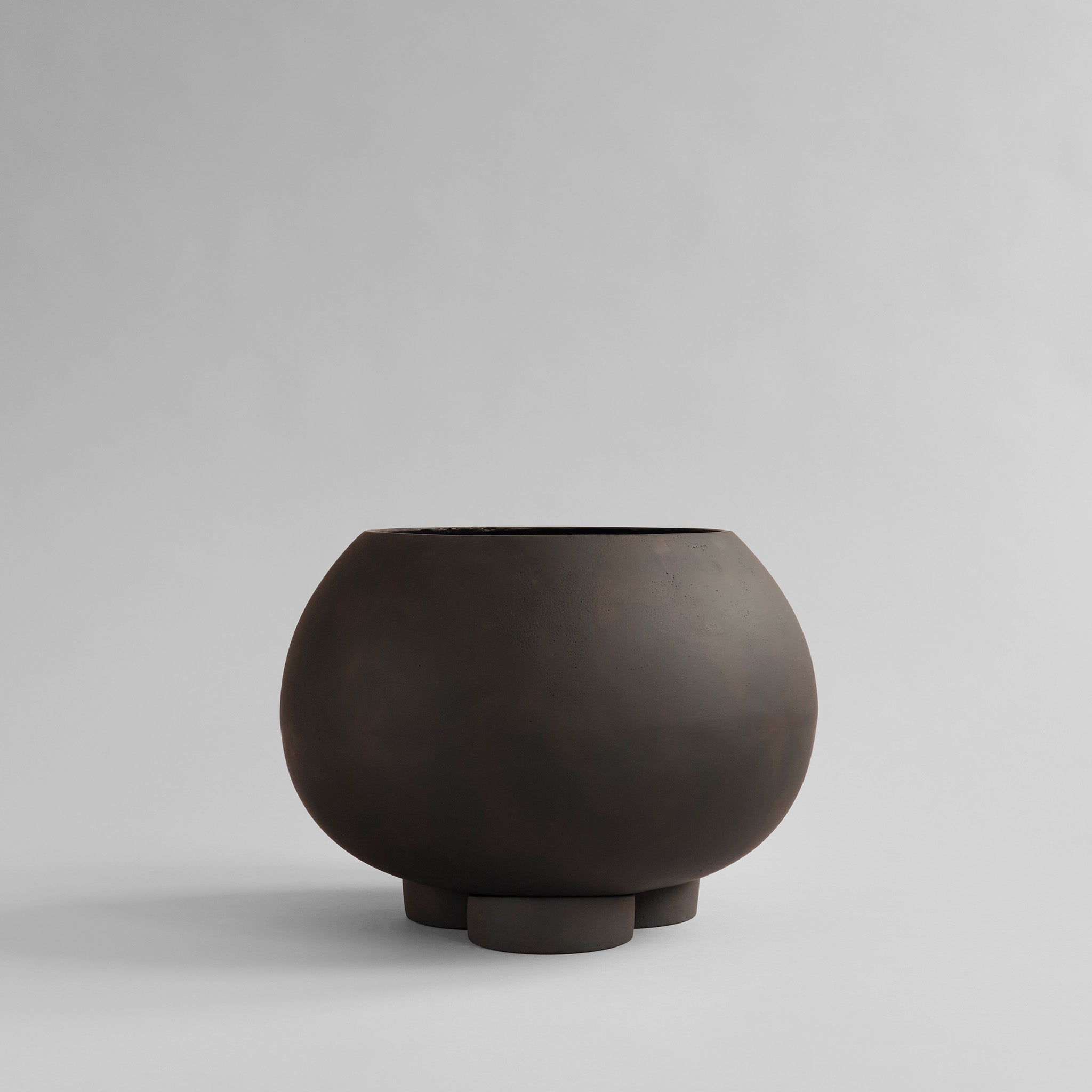 101 CPH Urchin Plant Pot, Medio - Coffee 101 CPH Urchin Plant Pot, Medio - Coffee