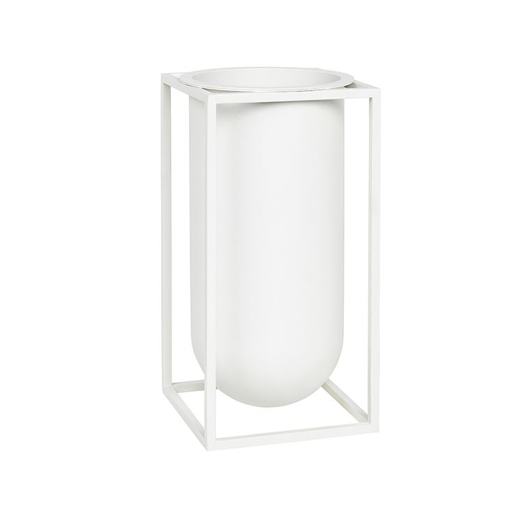 Audo Copenhagen Kubus Lolo Vase H: 24 cm - Hvid Audo Copenhagen Kubus Lolo Vase H: 24 cm - Hvid