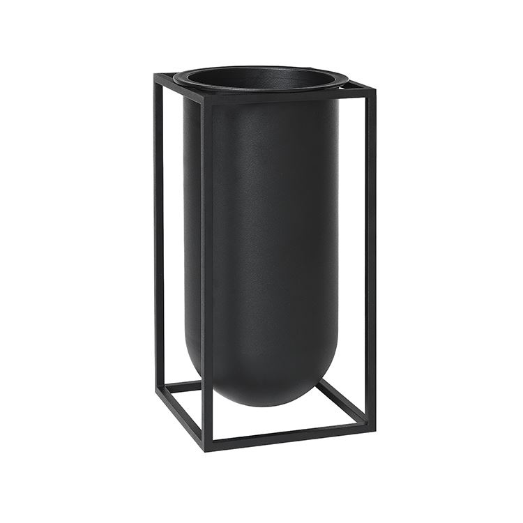 Audo Copenhagen Kubus Lolo Vase H: 24 cm - Sort Audo Copenhagen Kubus Lolo Vase H: 24 cm - Sort