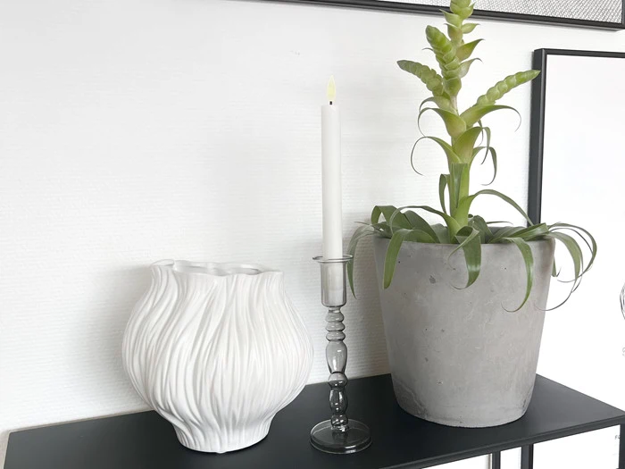 Bahne, Vase, Hvid, Stentøj, H: 20,5 x D: 21 cm Bahne, Vase, Hvid, Stentøj, H: 20,5 x D: 21 cm