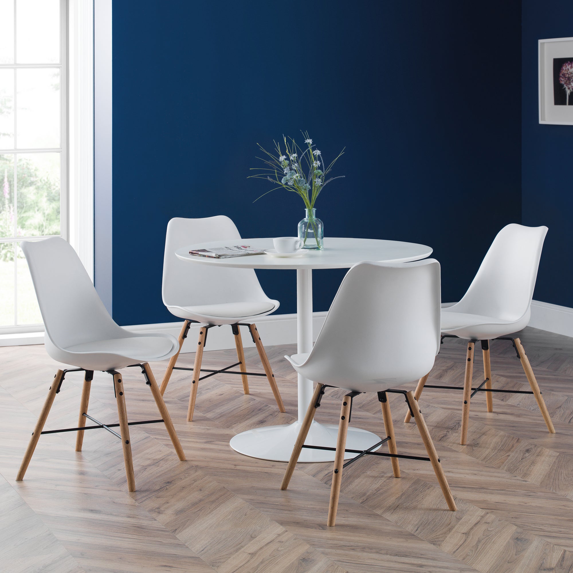 Blanco Round Pedestal Dining Table with 4 Kari Chairs, White White Blanco Round Pedestal Dining Table with 4 Kari Chairs, White White