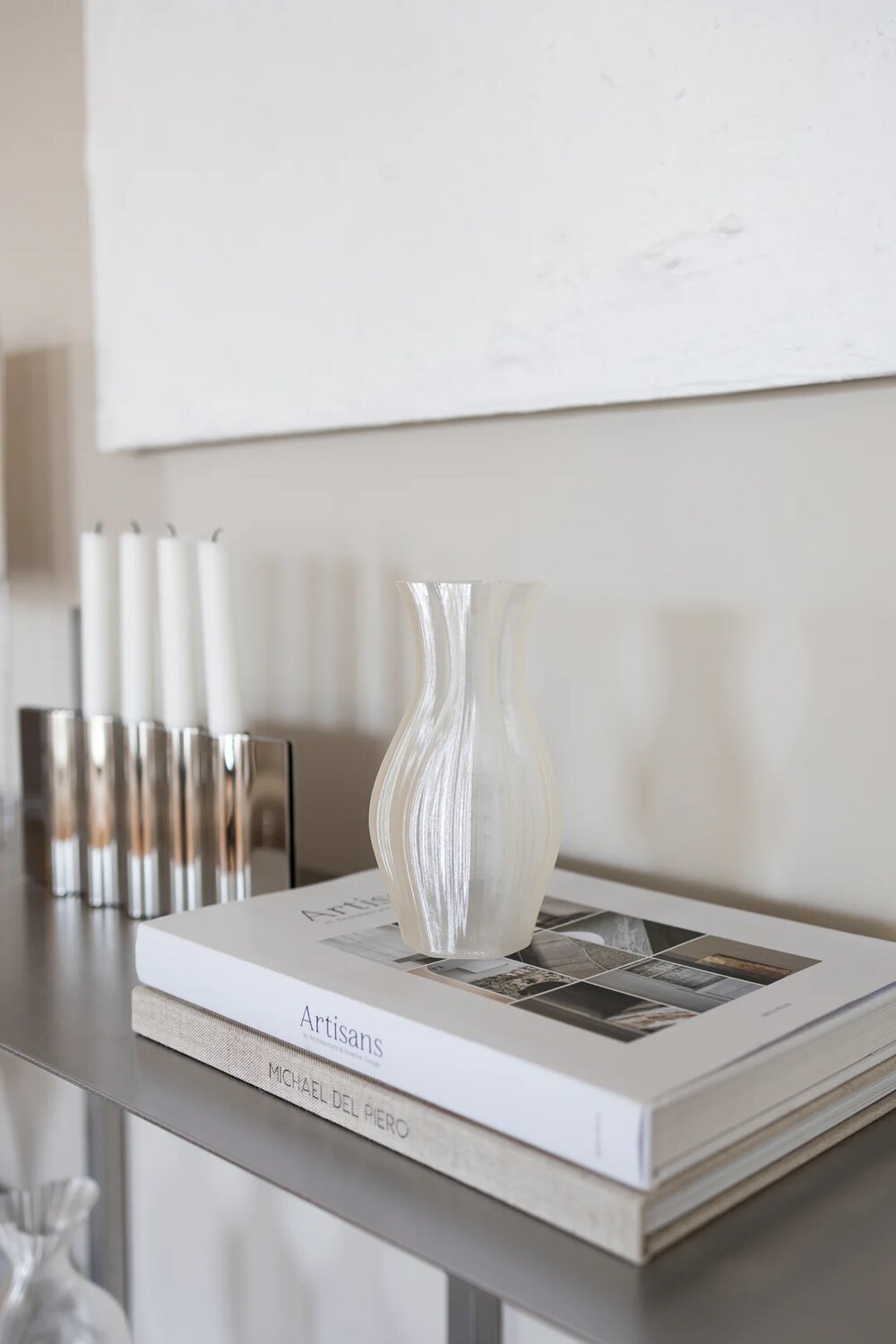 Bloom vase, Ivory - H19 cm. Bloom vase, Ivory - H19 cm.