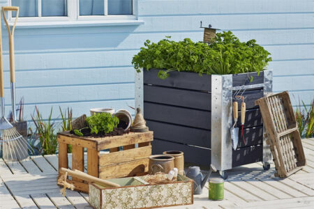 Cubic Blomsterkasse 87x50x70 cm med stålhjørner og hjul -