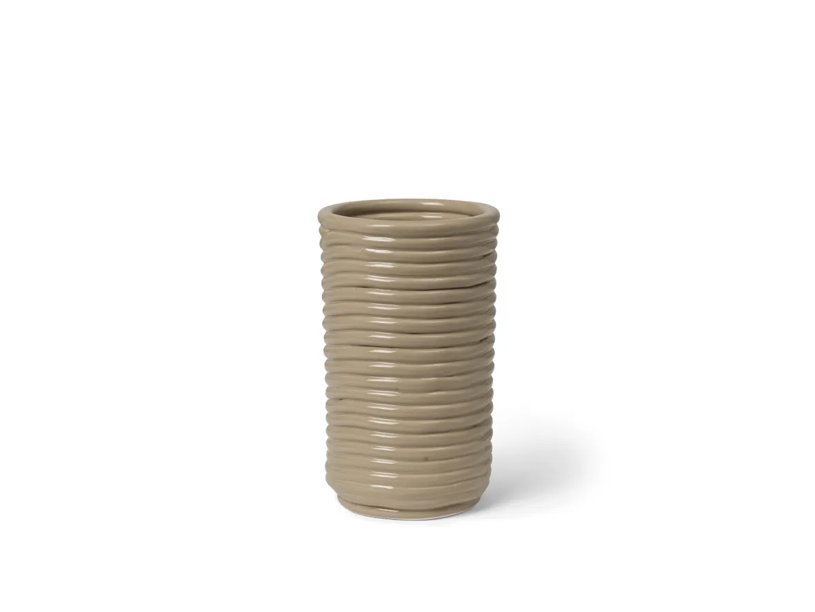 Ferm Living - Corduroy Vase - Vase - Cashmere - Ø: 12 x H: 21 cm Ferm Living - Corduroy Vase - Vase - Cashmere - Ø: 12 x H: 21 cm