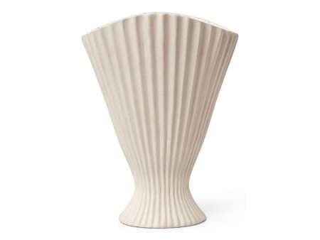 Ferm Living - Fountain Vase - Vase - Off-White - W23 x H30,5 x D18,5 cm