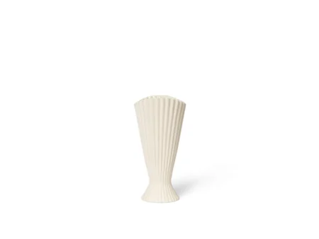 Ferm Living - Fountain Vase - Vase - Off-white - B: 23 x H: 30.5 x D: 18.5 cm