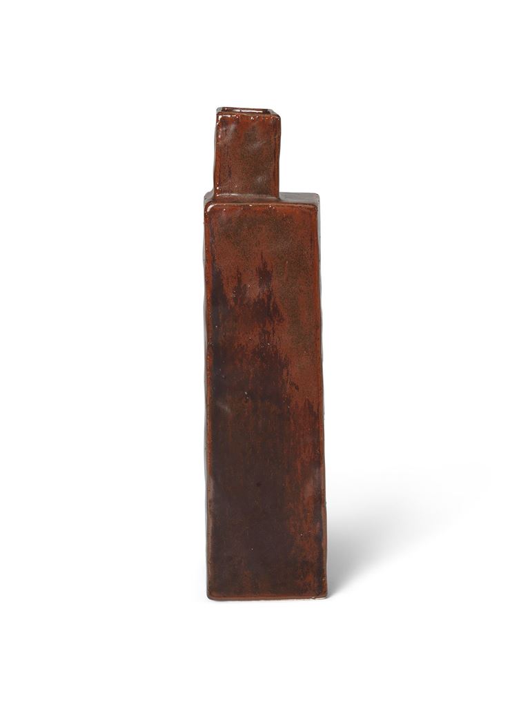 Ferm Living Koa Vase H: 40 cm - Red Brown Ferm Living Koa Vase H: 40 cm - Red Brown