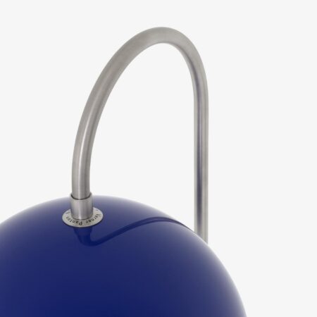 Flowerpot VP12 gulvlampe, koboltblå, 122 cm - &TRADITION - Stue - Design - Metal - Med skærm
