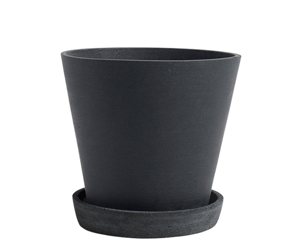 HAY Flowerpot with Saucer - Large - Black HAY Flowerpot with Saucer - Large - Black