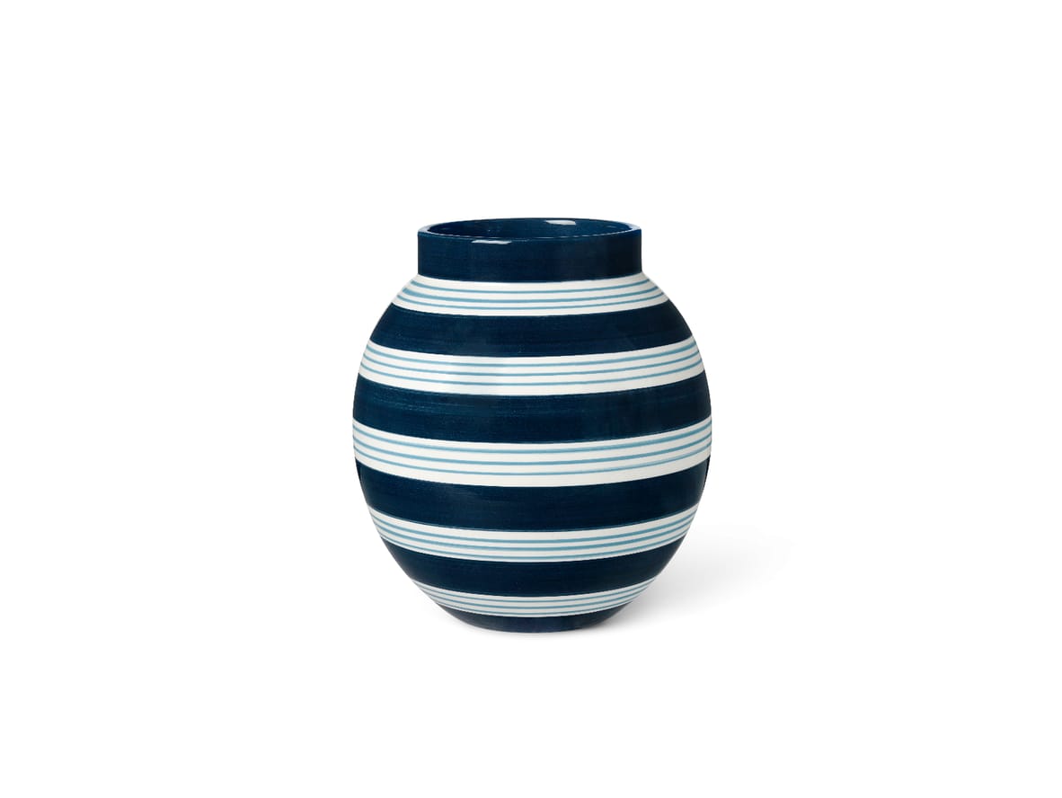 Kähler - Omaggio nuovo vase - Vase - Mørk blå - 20,5 cm - 21,5 x 21,7 x 21,5 cm Kähler - Omaggio nuovo vase - Vase - Mørk blå - 20,5 cm - 21,5 x 21,7 x 21,5 cm