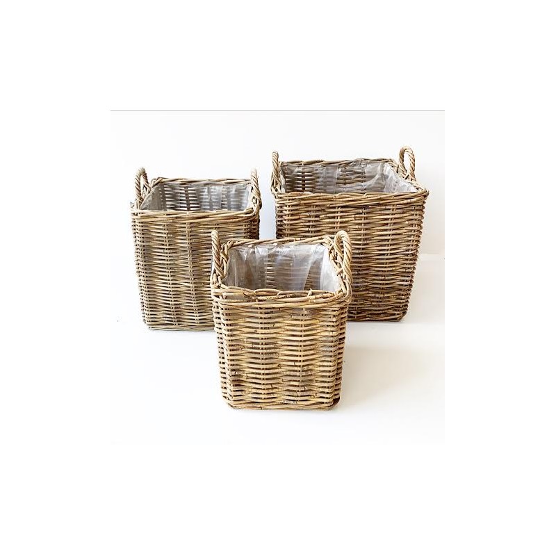 Kurv rattan m/ plast firkantet & hanke - Aafod vælg ml. 3 str. Kurv rattan m/ plast firkantet & hanke - Aafod vælg ml. 3 str.