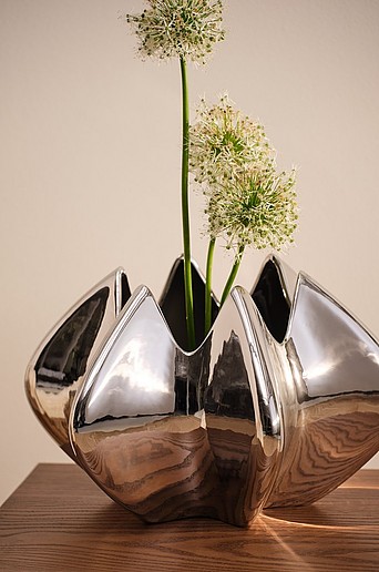 LEO vase