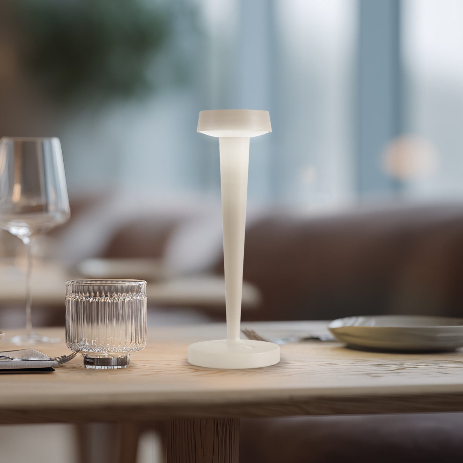 Lea LED-batteridrevet lysestage, vase, beige, 28 cm Lucande - Stue - Moderne - Metal - Med én lyskilde Lea LED-batteridrevet lysestage, vase, beige, 28 cm Lucande - Stue - Moderne - Metal - Med én lyskilde