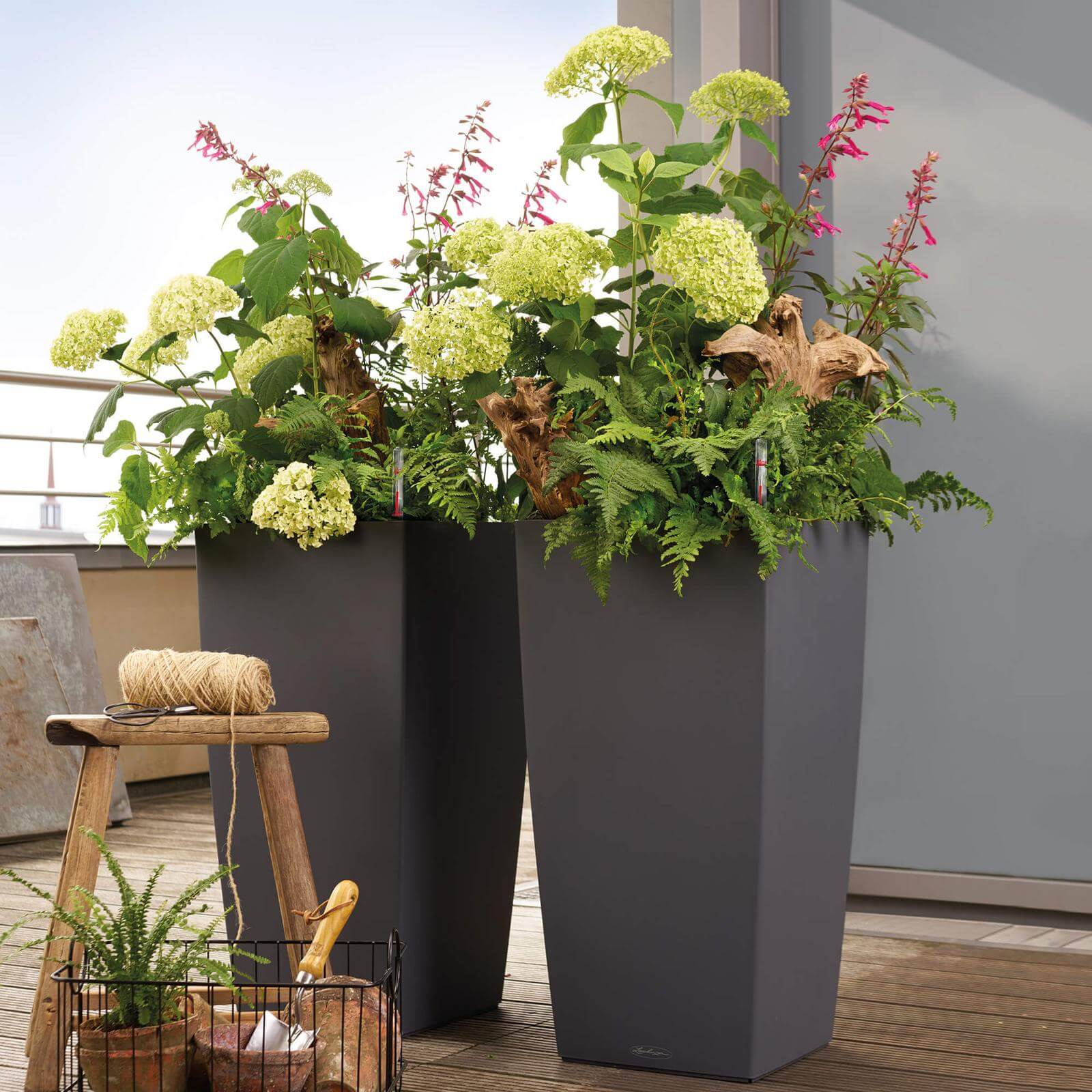 Lechuza Cubico Color krukke til blomster med selvvandingssystem Slate 40 x 40 x H75 cm Lechuza Cubico Color krukke til blomster med selvvandingssystem Slate 40 x 40 x H75 cm