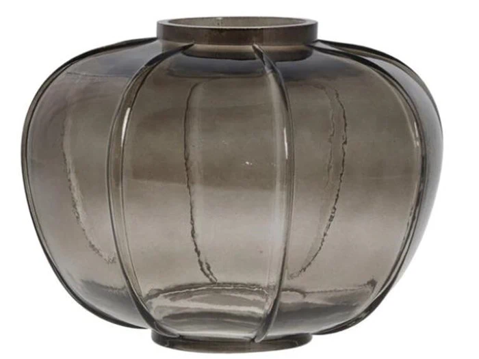 Lene Bjerre, Dornia, Vase, Mørkebrun, Glas, H:20 x Dia:25 cm. Lene Bjerre, Dornia, Vase, Mørkebrun, Glas, H:20 x Dia:25 cm.