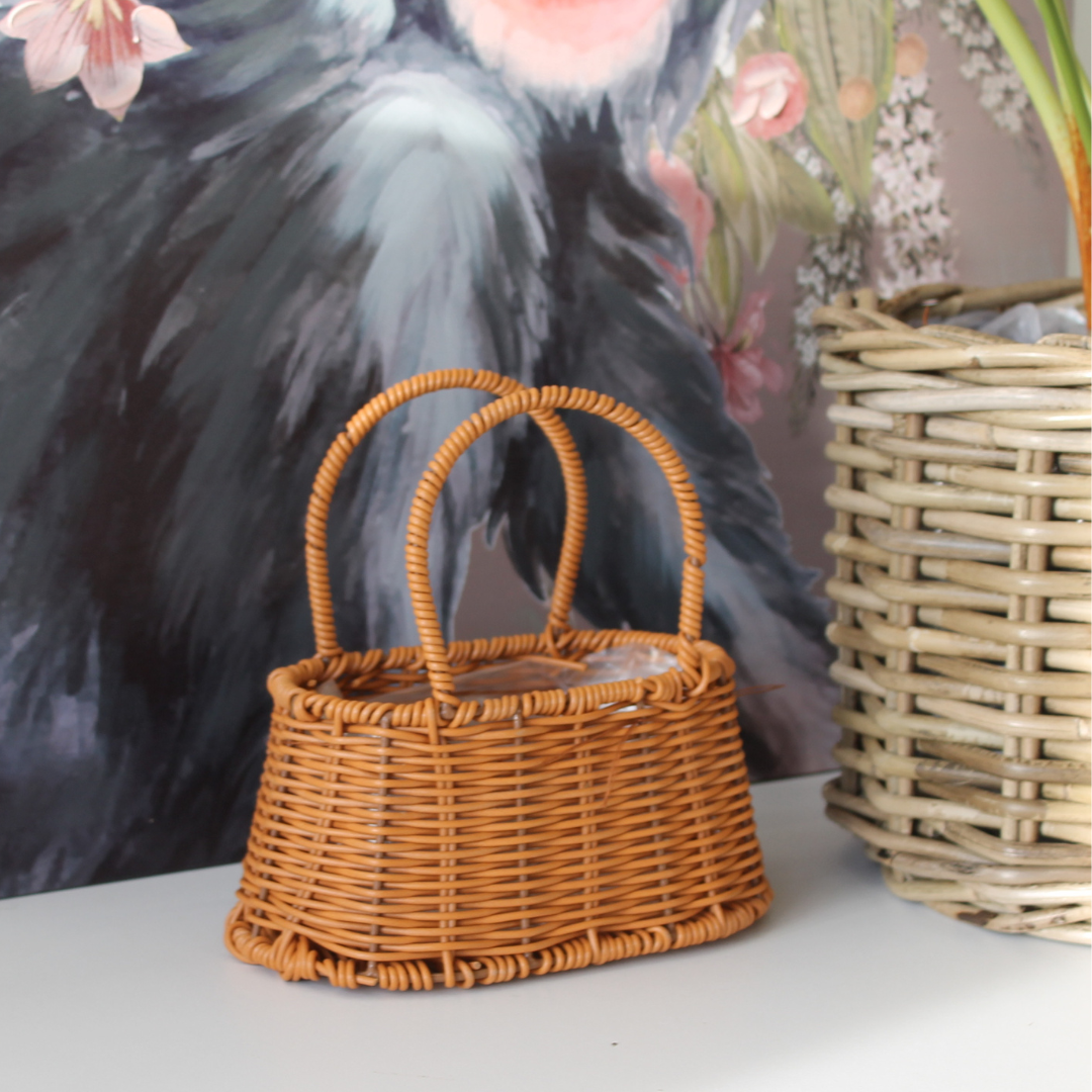 Lille fletkurv med hank, til børn, med indlæg, sød kurv Lille fletkurv med hank, til børn, med indlæg, sød kurv
