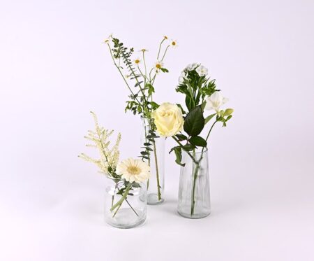 Løse blomsterstilke til 3 glasvaser, hvide - Send blomster med Bloomit