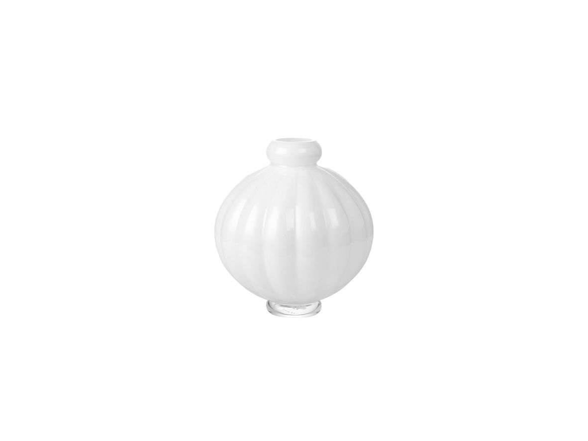 Louise Roe - Balloon Vase 01 - Vase - Opal White - Ø6,5-22,5 x H25 cm Louise Roe - Balloon Vase 01 - Vase - Opal White - Ø6,5-22,5 x H25 cm