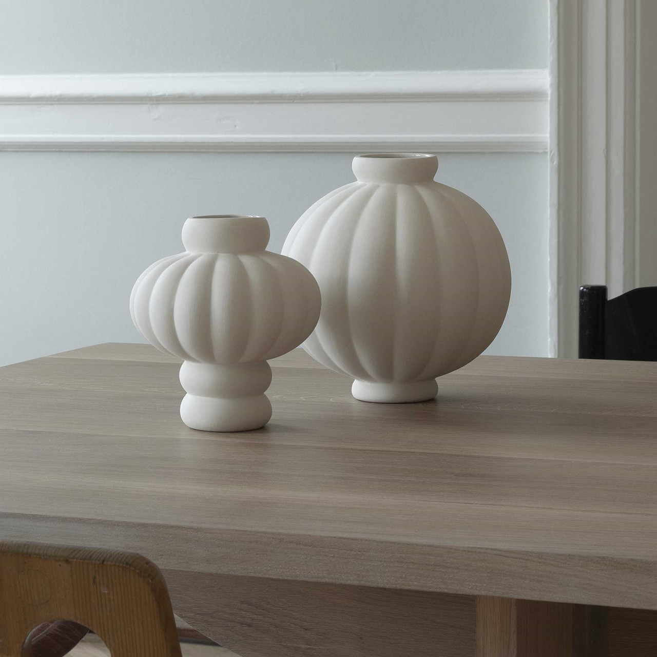 Louise Roe Balloon Vase 02 Raw White Louise Roe Balloon Vase 02 Raw White