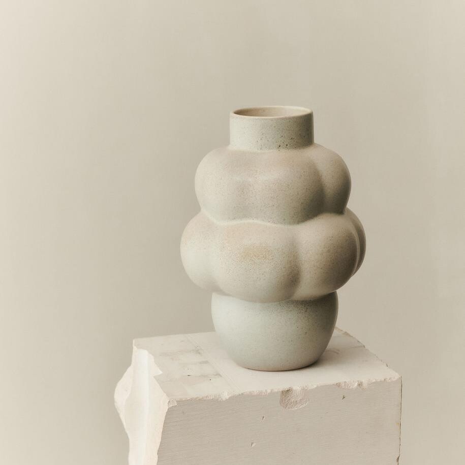 Louise Roe Balloon Vase 04 Petit Vintage Glaze Louise Roe Balloon Vase 04 Petit Vintage Glaze
