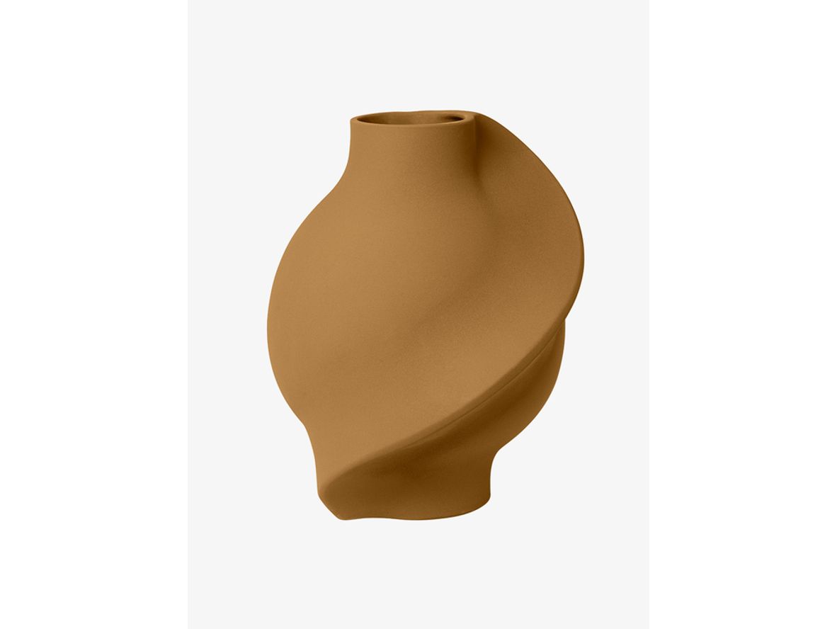 Louise Roe - Caramic Pirout vase - Vase - Sanded Ocker - Ø7 x Ø21 x H22 cm Louise Roe - Caramic Pirout vase - Vase - Sanded Ocker - Ø7 x Ø21 x H22 cm