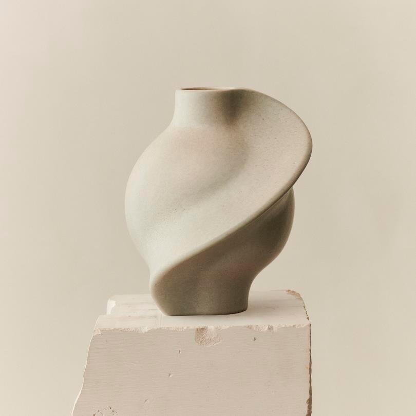 Louise Roe Pirout Vase 02 Vintage Glaze Louise Roe Pirout Vase 02 Vintage Glaze