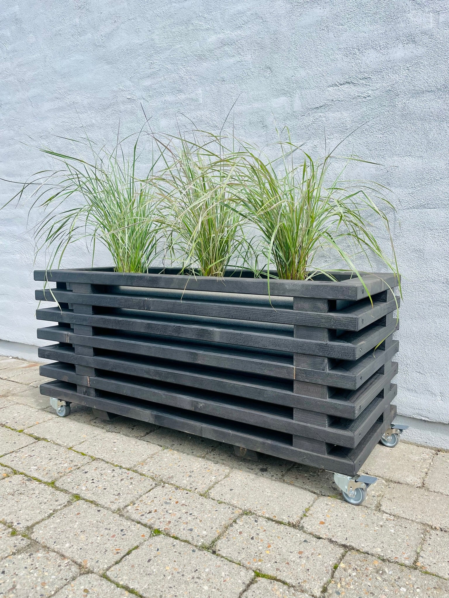 Luksus Plantekasse af Traller | Sortbejdset | 56 cm (9 lægter) / 177 cm Luksus Plantekasse af Traller | Sortbejdset | 56 cm (9 lægter) / 177 cm