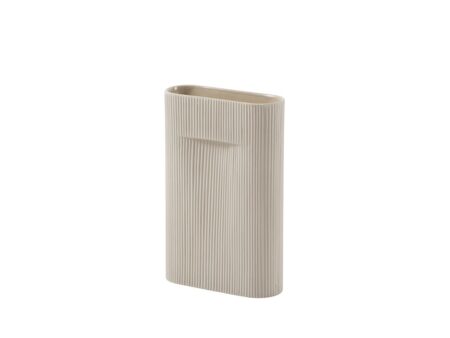 Muuto - Ridge Vase - Vase - Medium - Beige - W8,5 x L23 x H35 cm
