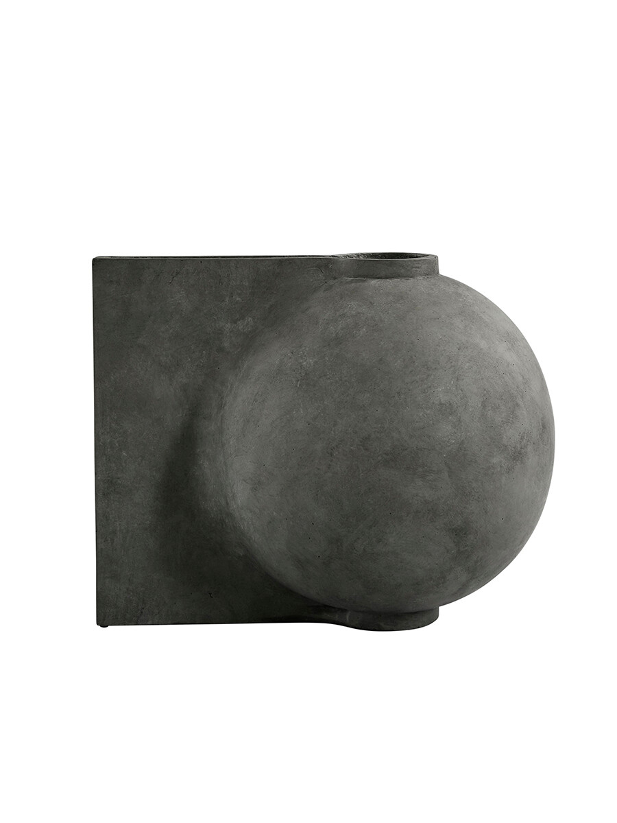 Offset Vase, mini fra 101 Copenhagen (Dark Grey) Offset Vase, mini fra 101 Copenhagen (Dark Grey)