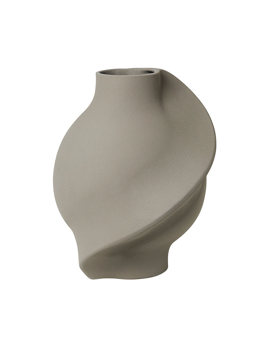 Pirout Vase 02, ceramic fra Louise Roe (Sanded Grey) Pirout Vase 02, ceramic fra Louise Roe (Sanded Grey)