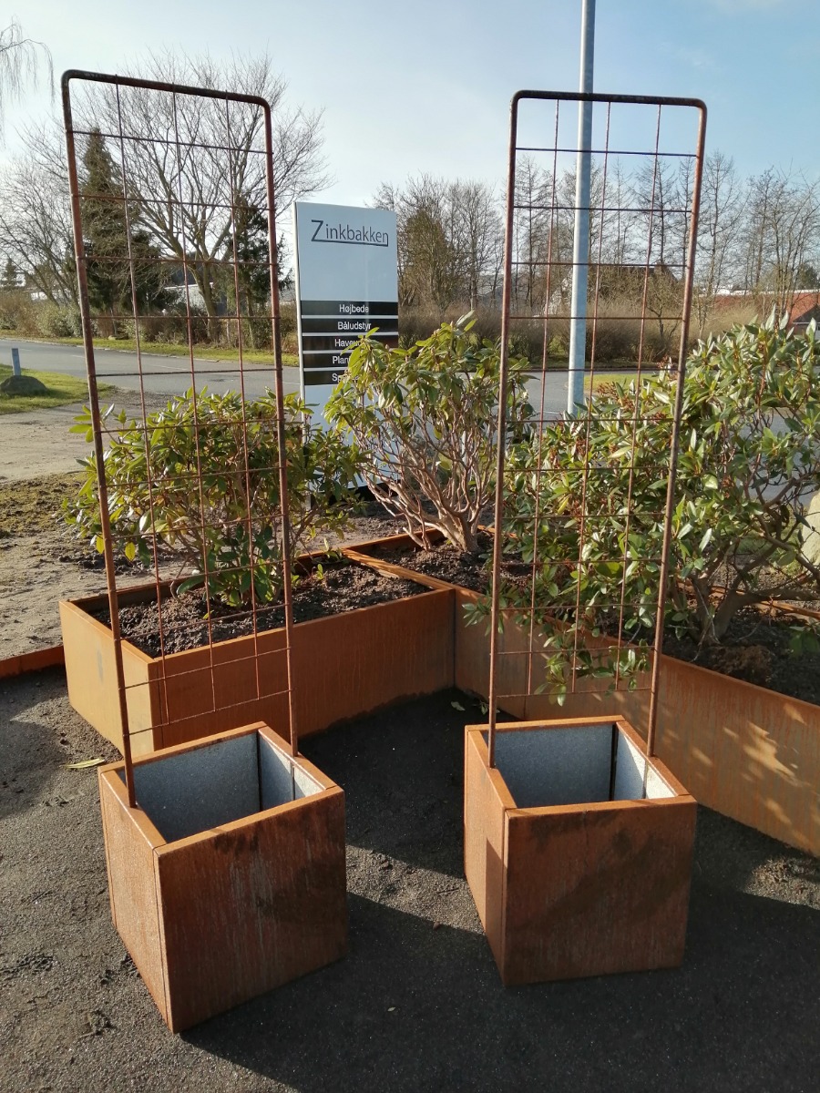 Plantekasse corten 40 x 40 x 40 cm m/espalier-Fødder-Uden flamingo-Uden kapilær Plantekasse corten 40 x 40 x 40 cm m/espalier-Fødder-Uden flamingo-Uden kapilær