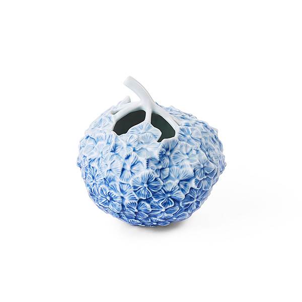 Royal Copenhagen The Art of Giving Flowers Vase hortensia,15 cm - Lyseblå Royal Copenhagen The Art of Giving Flowers Vase hortensia,15 cm - Lyseblå