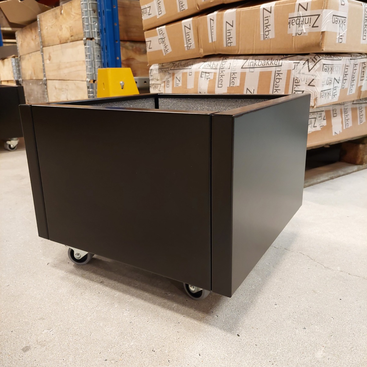 Sort plantekasse - 40 x 40 x 25 cm-Fødder-Uden flamingo-Uden kapilær Sort plantekasse - 40 x 40 x 25 cm-Fødder-Uden flamingo-Uden kapilær