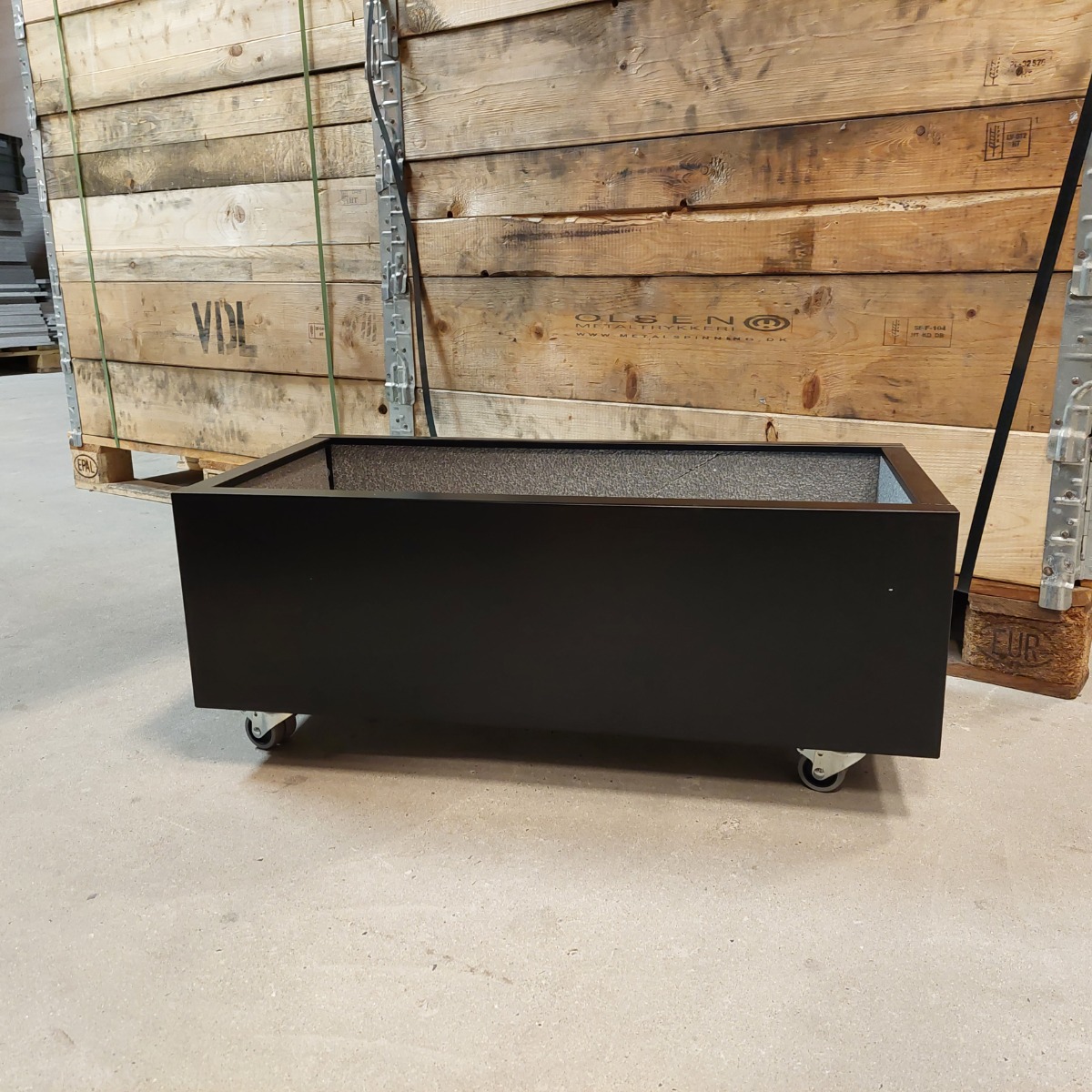 Sort plantekasse - 80 x 40 x 25 cm-Hjul-Uden flamingo-Uden kapilær Sort plantekasse - 80 x 40 x 25 cm-Hjul-Uden flamingo-Uden kapilær