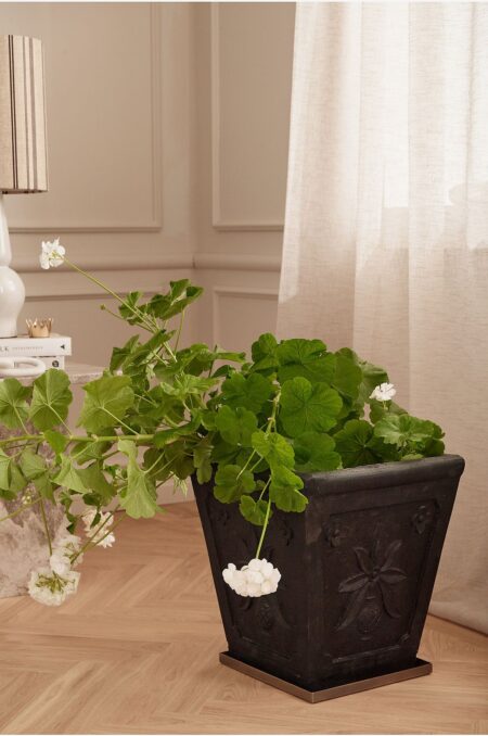 Staycation - Krukke Likable h⌀jde 37 cm - Sort - Urtepotteskjulere & vaser - - Homeroom