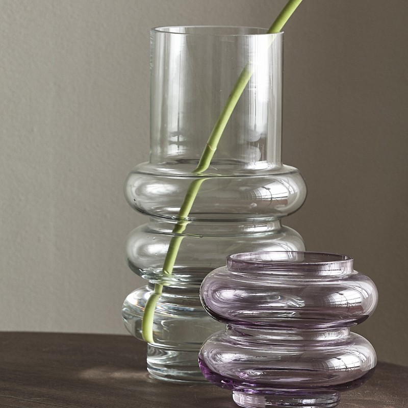 Vase "Maui" m/ 3 ringe sart lysegrøn - Nordal H: 26,5 cm Vase "Maui" m/ 3 ringe sart lysegrøn - Nordal H: 26,5 cm