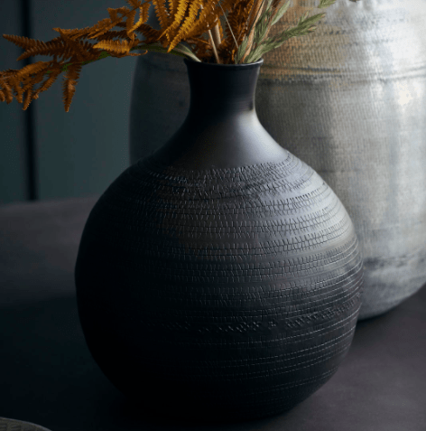 Vase i aluminium - håndlavet mønster - lille Vase i aluminium - håndlavet mønster - lille