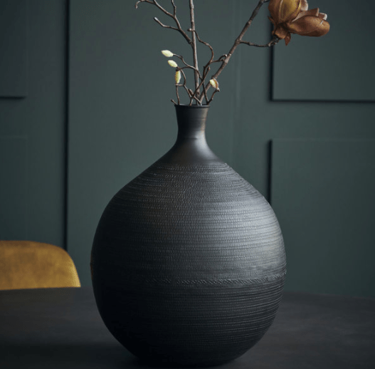 Vase i aluminium – håndlavet mønster – Stor Str. 38 Vase i aluminium – håndlavet mønster – Stor Str. 38