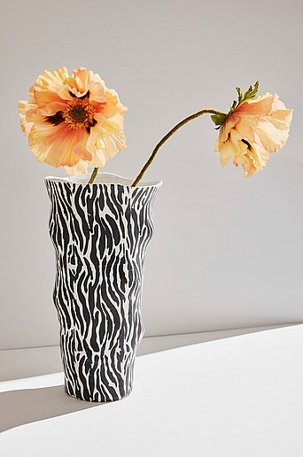 Zelda vase