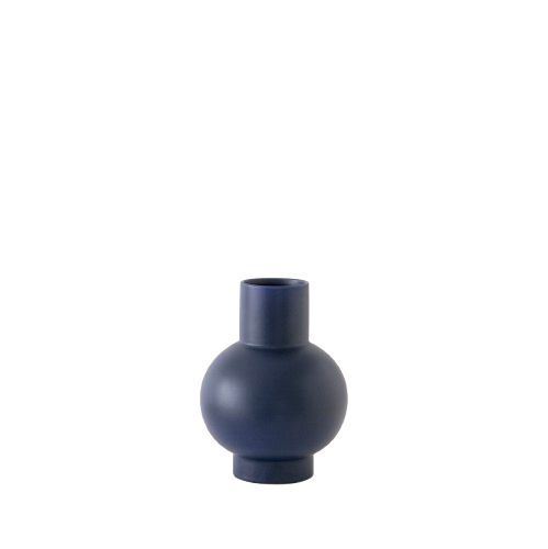 raawii Strøm Small Vase H: 16 cm - Blue raawii Strøm Small Vase H: 16 cm - Blue