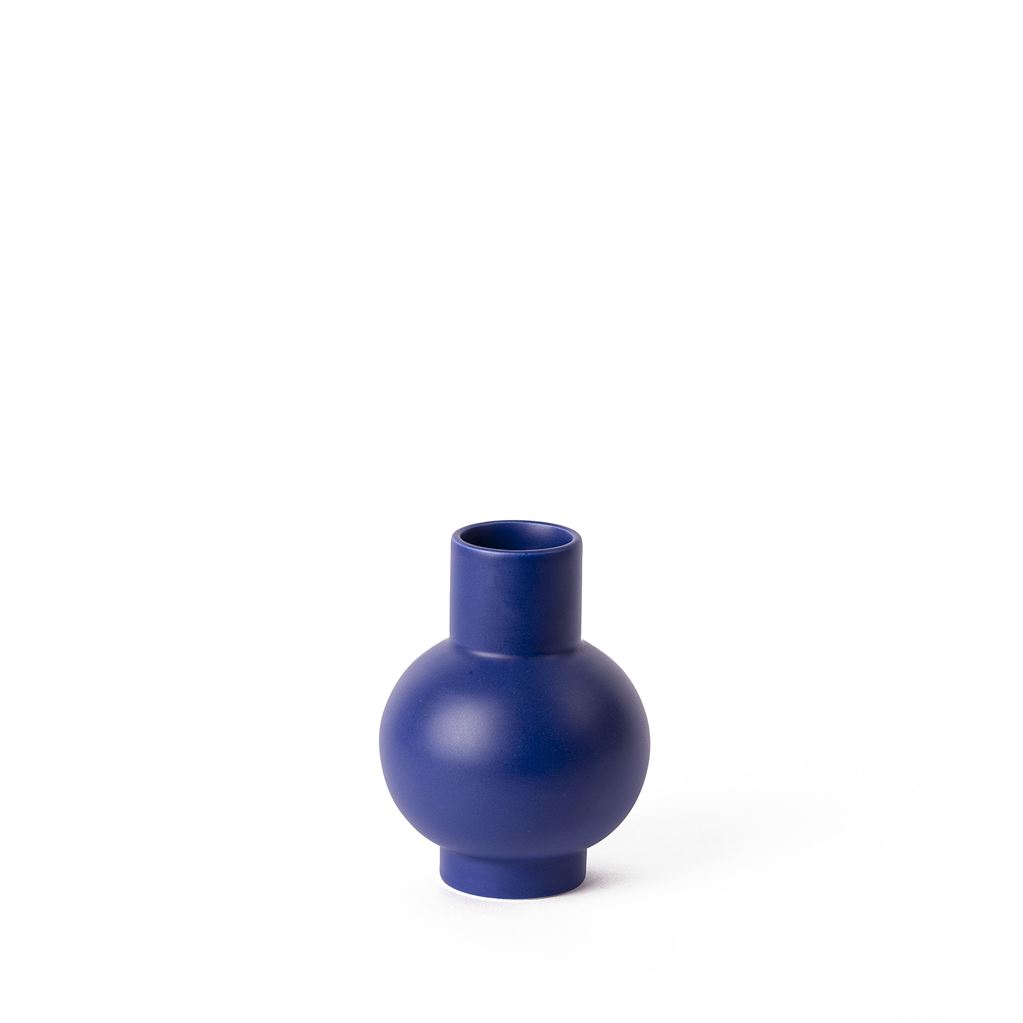 raawii Strøm Small Vase H: 16 cm - Horizon Blue raawii Strøm Small Vase H: 16 cm - Horizon Blue